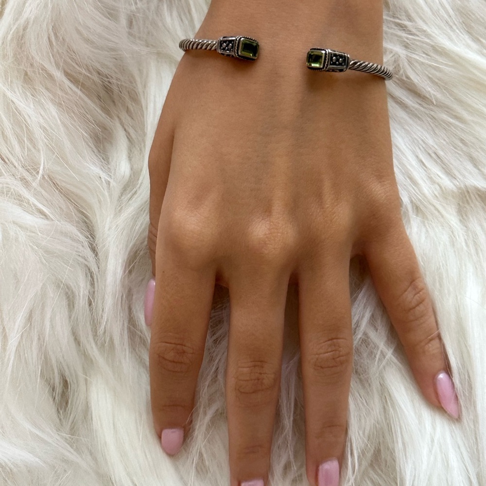 Dy 925 Silver Cuff Bracelet With Green Gemstone Accents
